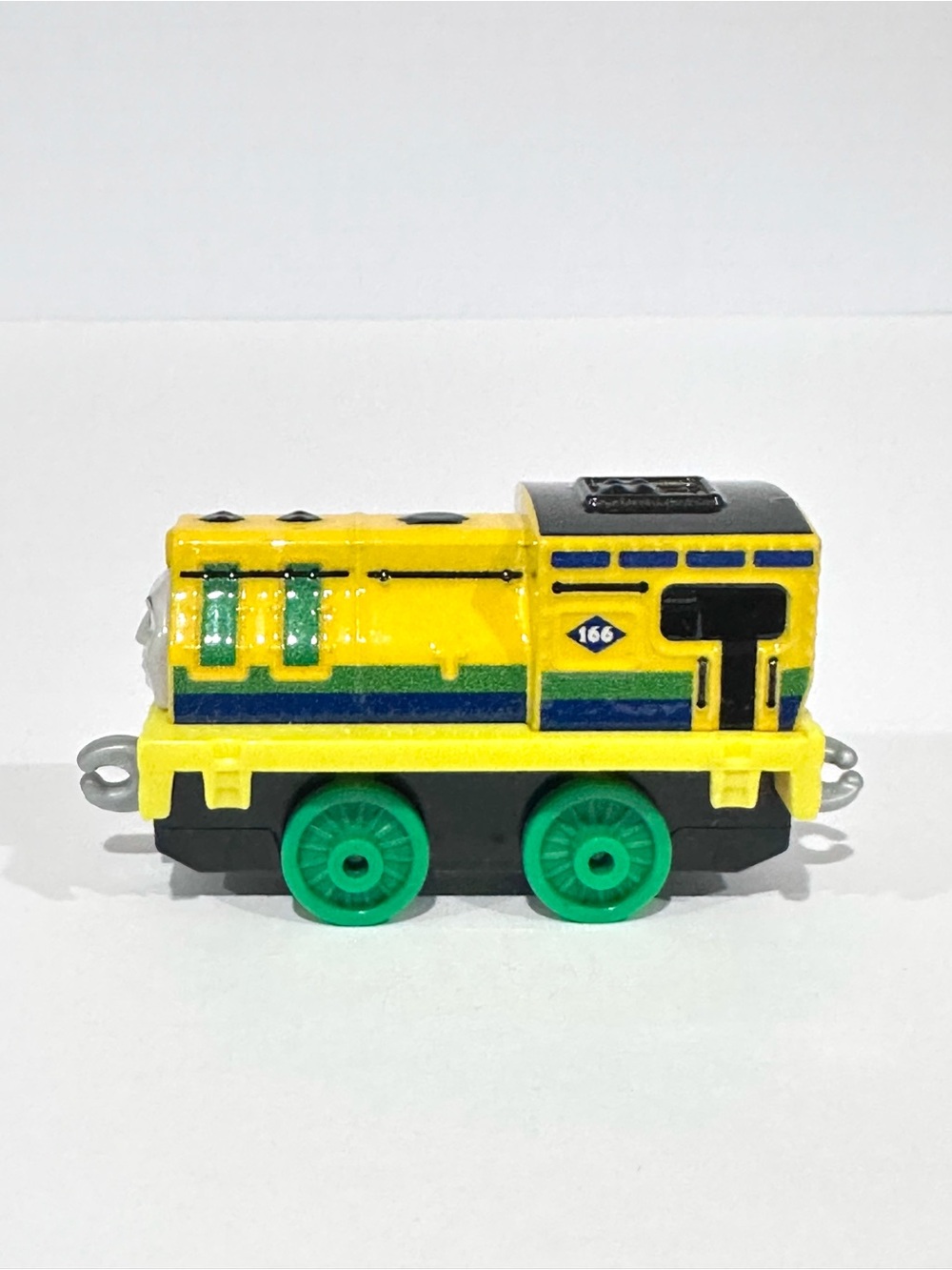 Thomas & Friends Adventures Diecast Racing Raul Train - Picture 6 of 11